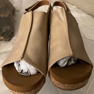 Wedge. Great summer sandal!